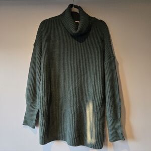 Elegant Forest Green Turtleneck Sweater